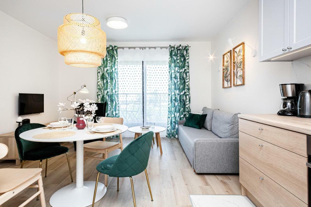 Apartment Walonska With Free Parking Wroclaw By Noclegi Renters Экстерьер фото